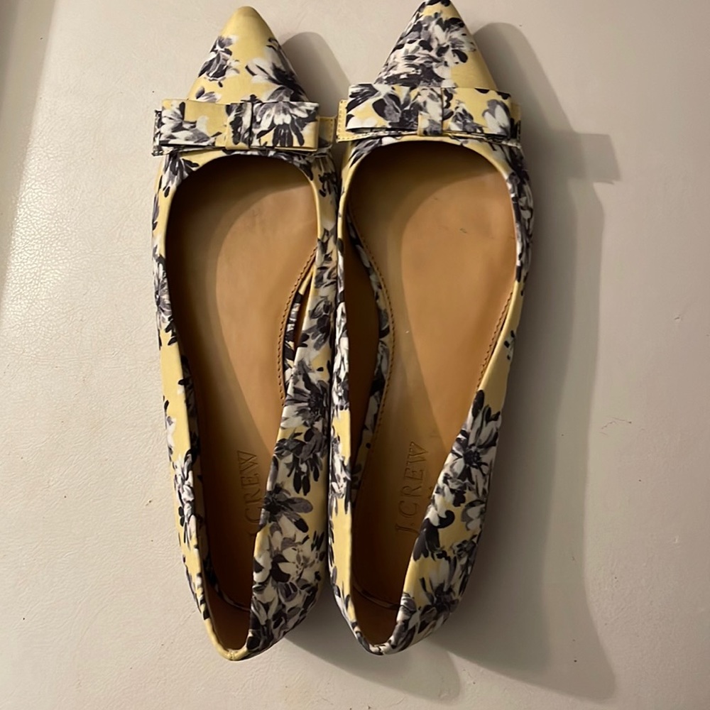 Yellow Grey and White 9 1/2 flat shoes